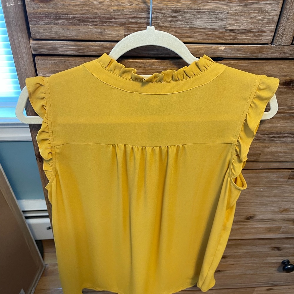 LOFT Ruffle Tank - Picture 2 of 4